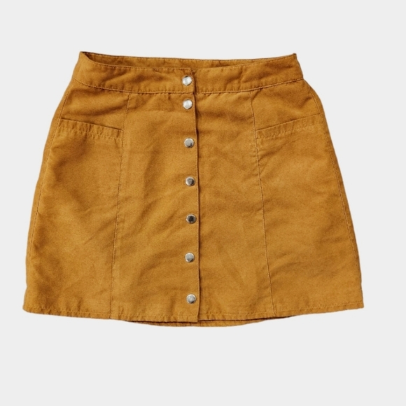 Suede Mini Skirt With Front Pockets and Snaps down the front - Picture 3 of 8